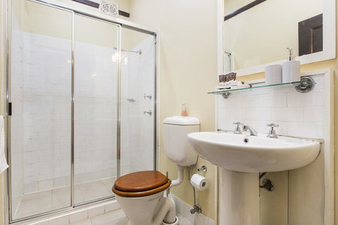 Sydney Harbour Bed And Breakfast - Accommodation in Surfers Paradise 36