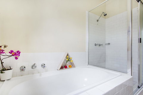 Sydney Harbour Bed And Breakfast - Accommodation in Surfers Paradise 23