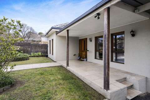 The Spa Cottage With HotTub, Netflix & Stan - Accommodation in Surfers Paradise 17