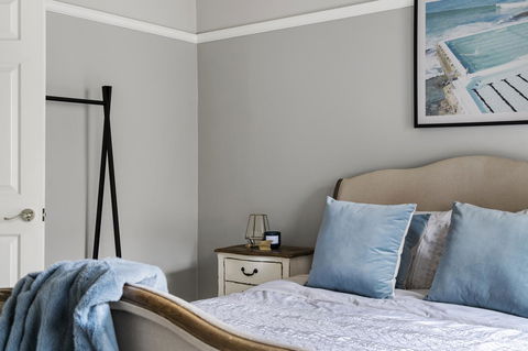 The Spa Cottage With HotTub, Netflix & Stan - Accommodation in Surfers Paradise 4