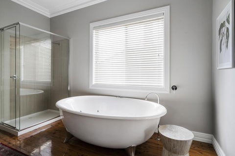 The Spa Cottage With HotTub, Netflix & Stan - Accommodation in Surfers Paradise 19