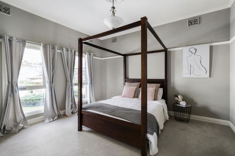 The Spa Cottage With HotTub, Netflix & Stan - Accommodation in Surfers Paradise 7