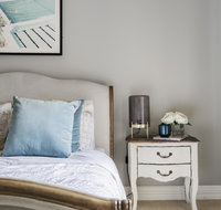 The Spa Cottage with HotTub Netflix  Stan - Accommodation in Surfers Paradise