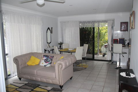 Ducati\'s B And B - Accommodation in Surfers Paradise 6