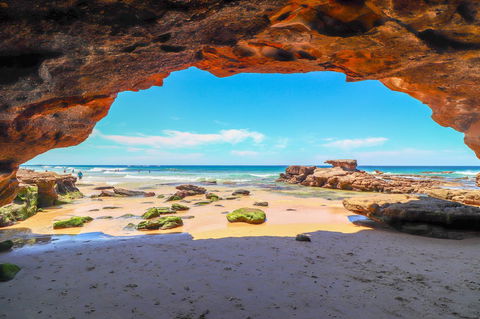 Coastal Horizons Beach House - Accommodation in Surfers Paradise 1