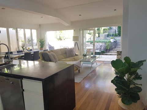 Private Room - Luxury Mosman Home - Accommodation in Surfers Paradise 11