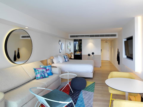 QT Bondi - Accommodation in Surfers Paradise 1