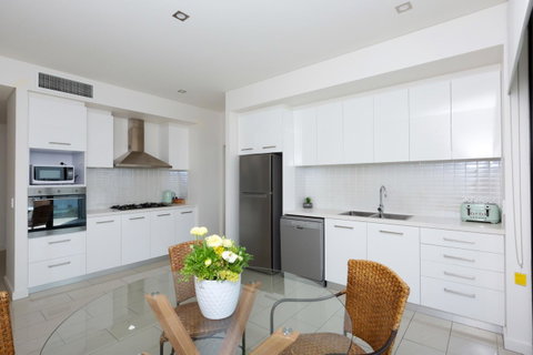 The Penthouse - Accommodation in Surfers Paradise 6