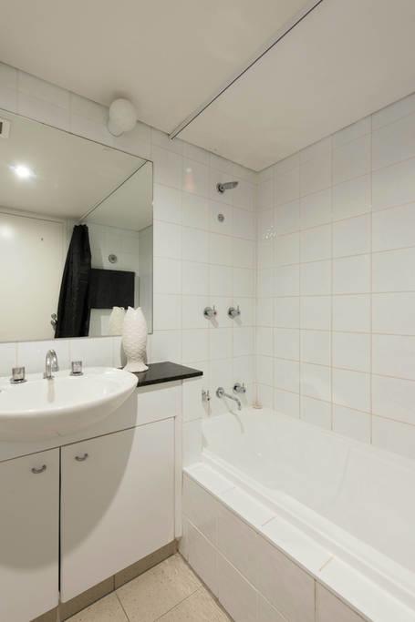 Grande Esplanade Studio - Accommodation in Surfers Paradise 11