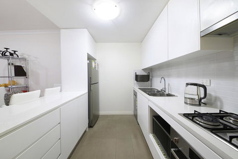 Sydney Apartment Close To Airport & CBD - Accommodation in Surfers Paradise 11