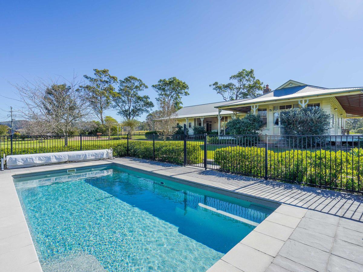 Glen William NSW Accommodation in Surfers Paradise