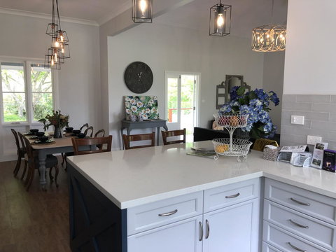 Chanticleer Gardens Barn Cottage With A Pool - Accommodation in Surfers Paradise 27