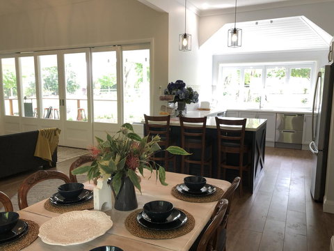 Chanticleer Gardens Barn Cottage With A Pool - Accommodation in Surfers Paradise 29