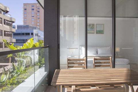 Cozy Apartment With Harbour Bridge View In Bondi - Accommodation in Surfers Paradise 6