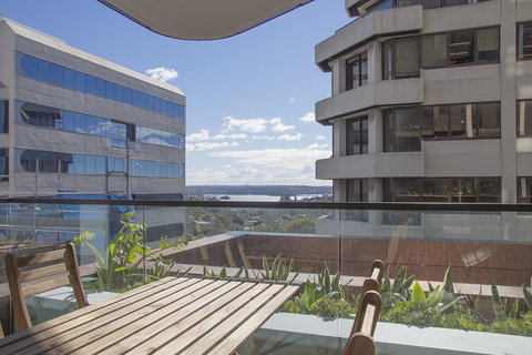 Cozy Apartment With Harbour Bridge View In Bondi - Accommodation in Surfers Paradise 7
