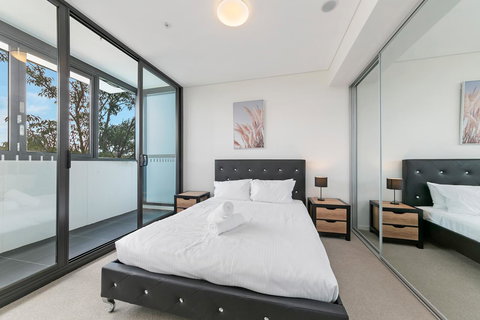 Stylish And Neat Two Bed Apartment In Wentworth Point - Accommodation in Surfers Paradise 7