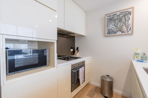 Sydney CBD Modern 2 Bedroom Apartment + Free Car Parking - Accommodation in Surfers Paradise 19
