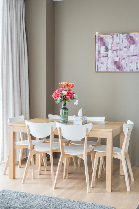 Sydney CBD Modern 2 Bedroom Apartment + Free Car Parking - Accommodation in Surfers Paradise 5