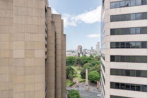 Sydney CBD Modern 2 Bedroom Apartment + Free Car Parking - Accommodation in Surfers Paradise 31