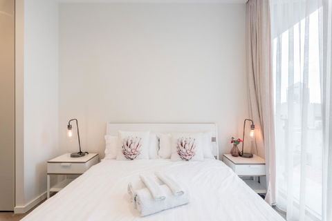 Sydney CBD Modern 2 Bedroom Apartment + Free Car Parking - Accommodation in Surfers Paradise 7