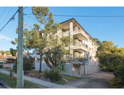 Stay In The Heart Of Randwick With Style - Accommodation in Surfers Paradise 14