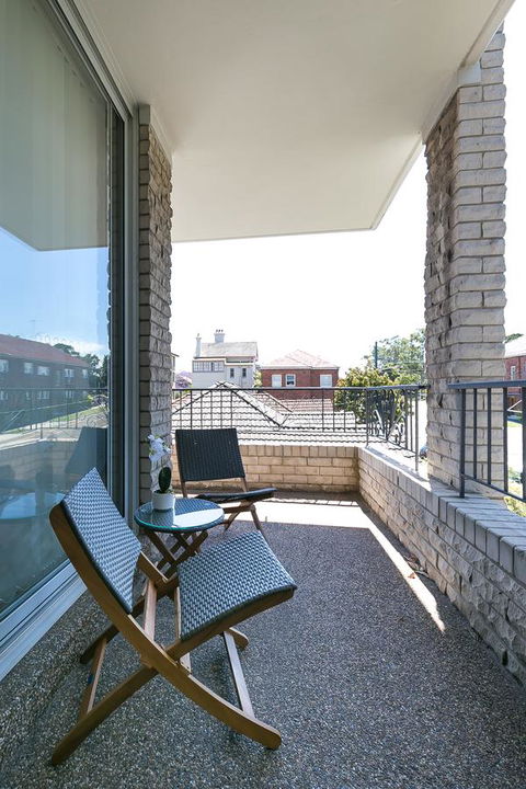 Stay In The Heart Of Randwick With Style - Accommodation in Surfers Paradise 5