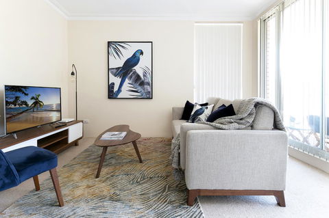 Stay In The Heart Of Randwick With Style - Accommodation in Surfers Paradise 1