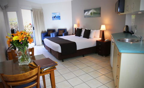 The Byron Beachcomber - Accommodation in Surfers Paradise 7