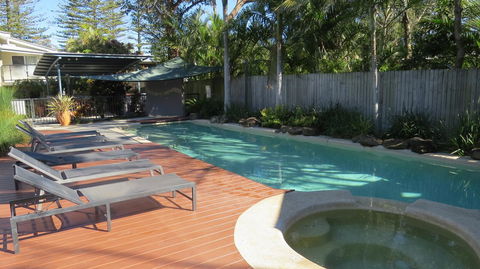 The Byron Beachcomber - Accommodation in Surfers Paradise 0