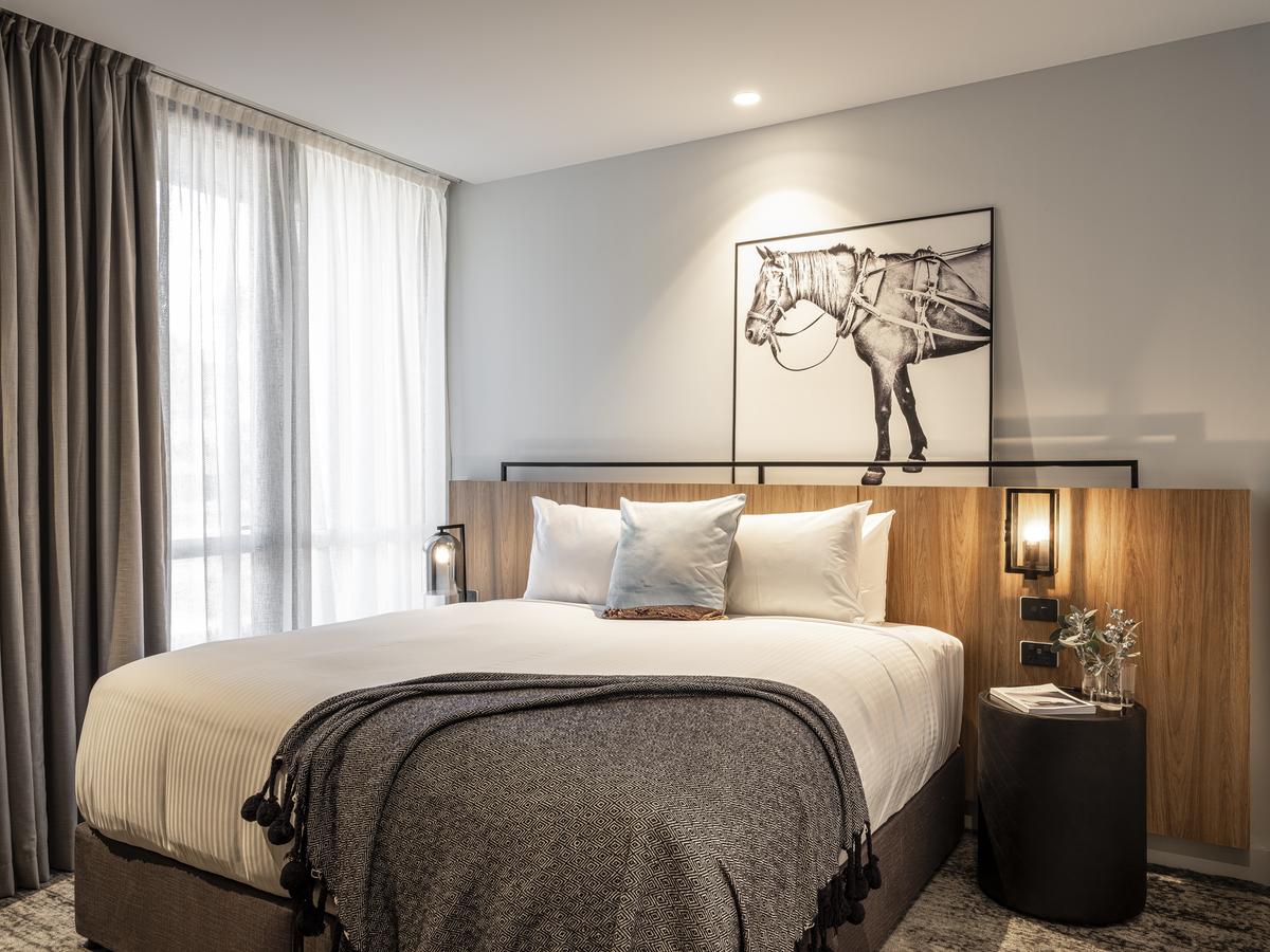 South Penrith NSW Accommodation in Surfers Paradise