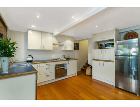 North Sydney Historic Whalers Cottage - Accommodation in Surfers Paradise 2