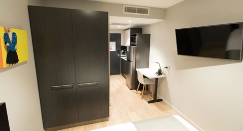 Studio 8 Residences - Adults Only - Accommodation in Surfers Paradise 12