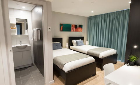 Studio 8 Residences - Adults Only - Accommodation in Surfers Paradise 2