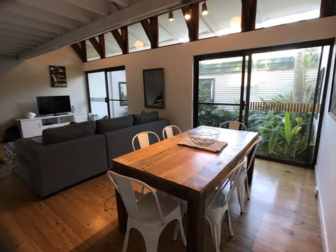 Treetops Everglades Villa - Accommodation in Surfers Paradise 9