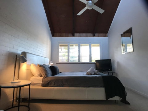 Treetops Everglades Villa - Accommodation in Surfers Paradise 24