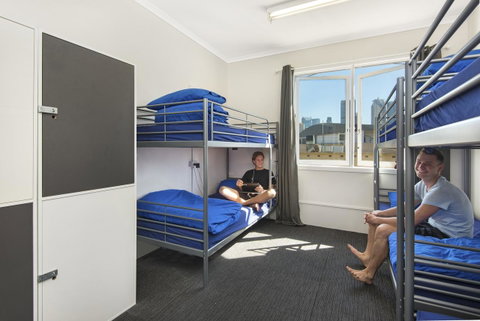Mad Monkey Downtown - Accommodation in Surfers Paradise 1