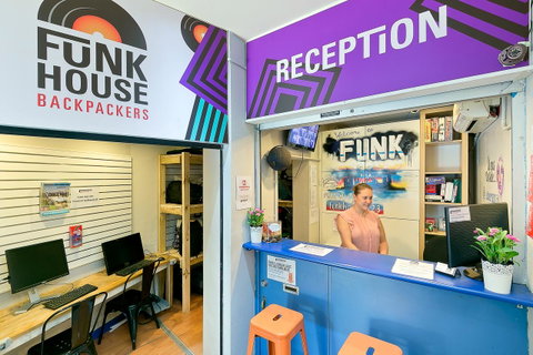 Mad Monkey Downtown - Accommodation in Surfers Paradise 3