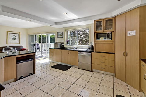 Bundanoon Lodge - Accommodation in Surfers Paradise 28