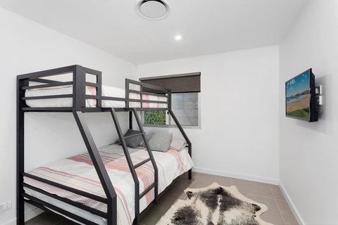 Modern Guest House - Accommodation in Surfers Paradise 0