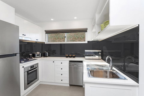 Modern Guest House - Accommodation in Surfers Paradise 10
