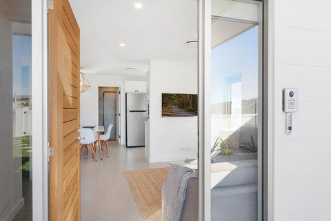Modern Guest House - Accommodation in Surfers Paradise 6