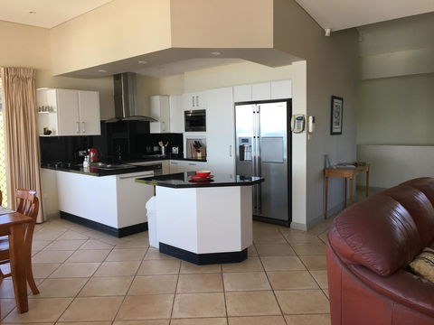 OceanScape Luxury Beachfront Villas - Accommodation in Surfers Paradise 16