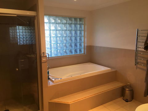OceanScape Luxury Beachfront Villas - Accommodation in Surfers Paradise 2