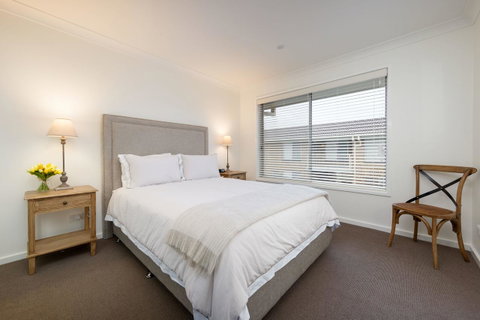 Sleeping In Style - Central & Sophisticated - Accommodation in Surfers Paradise 3