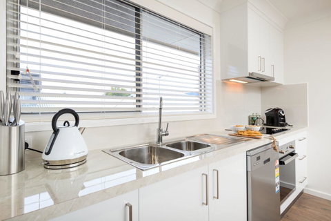 Sleeping In Style - Central & Sophisticated - Accommodation in Surfers Paradise 4