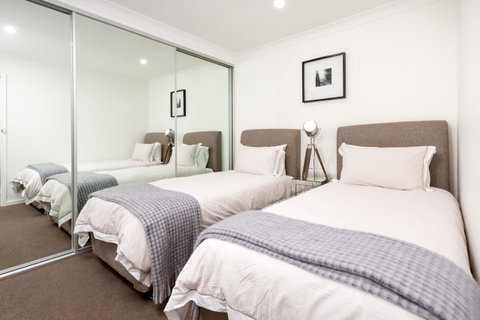 Sleeping In Style - Central & Sophisticated - Accommodation in Surfers Paradise 7