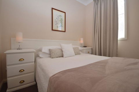 The Old Saddlery - Accommodation in Surfers Paradise 6