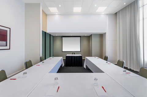 Adina Apartment Hotel Sydney Central - Accommodation in Surfers Paradise 13