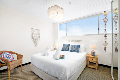 Relaxed Beachside Living - Accommodation in Surfers Paradise 11