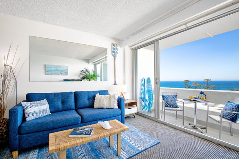 Relaxed Beachside Living - Accommodation in Surfers Paradise 4